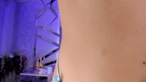 Snapshot of miia02 chatting on 01.09.25 MIA 3 online show from 01.09.25