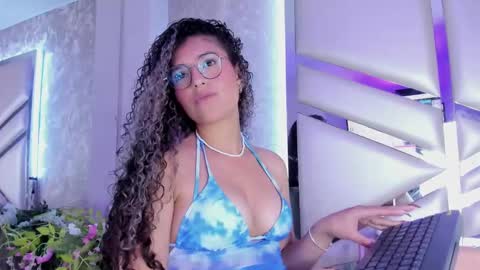 Snapshot of miia02 chatting on 01.22.25 MIA 3 online show from 01.22.25