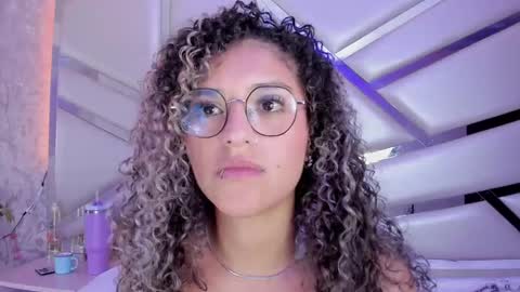 Snapshot of miia02 chatting on 02.04.25 MIA 3 online show from 02.04.25