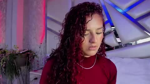 Snapshot of miia02 chatting on 03.08.25 MIA 3 online show from 03.08.25