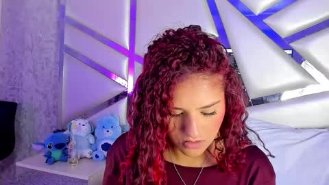 Snapshot of miia02 chatting on 10.01.25 MIA 3 online show from 10.01.25