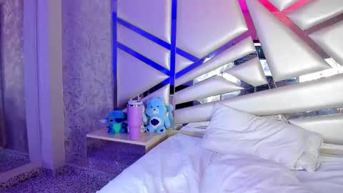 Snapshot of miia02 chatting on 10.28.25 MIA 3 online show from 10.28.25