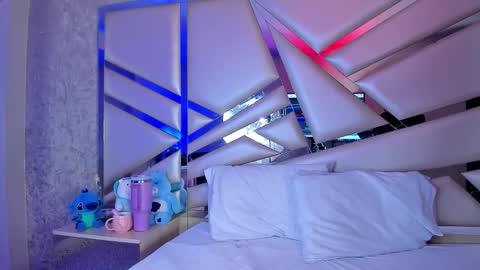 Snapshot of miia02 chatting on 11.03.25 MIA 3 online show from 11.03.25