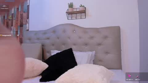 Mia Jhones online show from 01.25.25