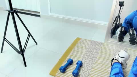 Mia  online show from 10.02.25