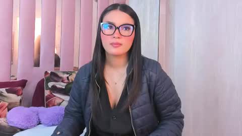 Mia  online show from 10.20.25