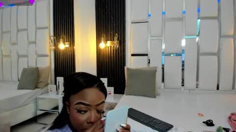 Snapshot of miia_schwarz chatting on 10.01.25 Miia Schwarz online show from 10.01.25