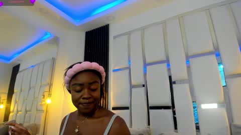 Snapshot of miia_schwarz chatting on 10.02.25 Miia Schwarz online show from 10.02.25