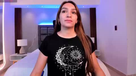 Miia 3 online show from 09.18.25