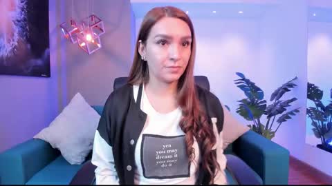 Miia 3 online show from 10.18.25