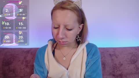 Snapshot of miiaa_doll chatting on 10.28.25 MIIA online show from 10.28.25