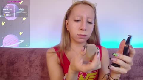 Snapshot of miiaa_doll chatting on 10.29.25 MIIA online show from 10.29.25