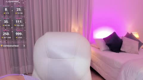 Mia online show from 12.03.24