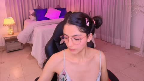 Mia online show from 02.21.25