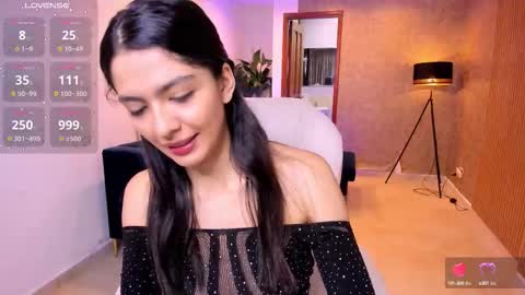 Snapshot of miiaa_evans chatting on 10.13.25 Mia online show from 10.13.25