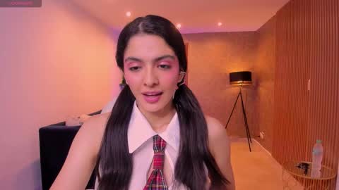 Snapshot of miiaa_evans chatting on 10.21.25 Mia online show from 10.21.25