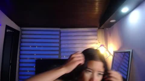 Snapshot of miiaa_evans1 chatting on 10.19.25 miiaa_evans1 online show from 10.19.25