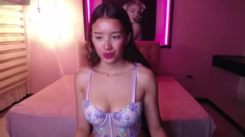 Snapshot of miiaa_evans1 chatting on 10.26.25 miiaa_evans1 online show from 10.26.25