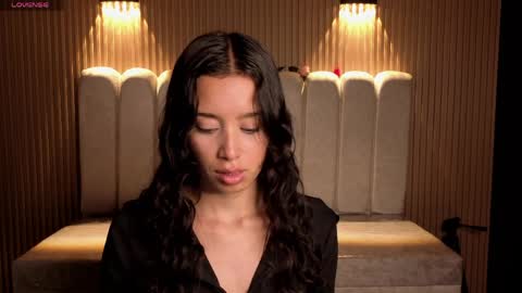 miiaa_evans1 online show from 03.31.26