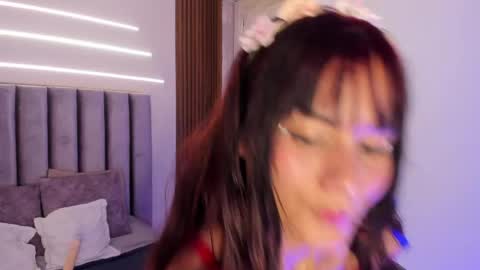 Mia  online show from 04.14.26