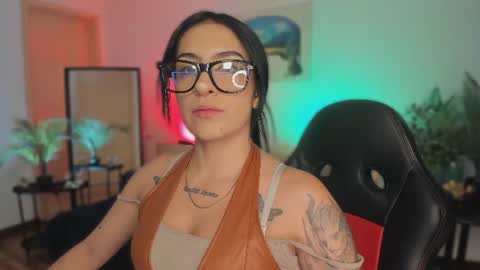 Snapshot of miiaa_stone chatting on 07.06.26 miiaa stone online show from 07.06.26
