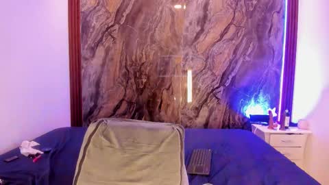 Mia collins online show from 10.31.25