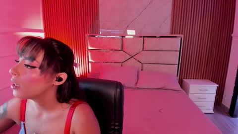 Mia Monroe online show from 12.20.25