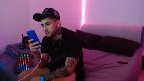 Snapshot of miialiiam0 chatting on 01.07.25 Mia and Liam online show from 01.07.25