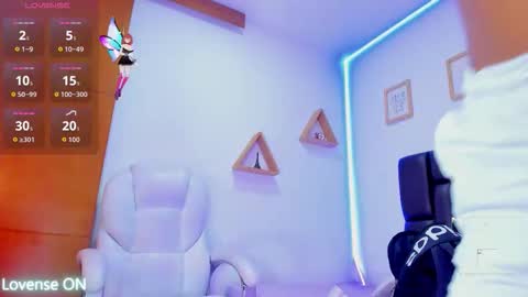 mia sofia online show from 11.23.25