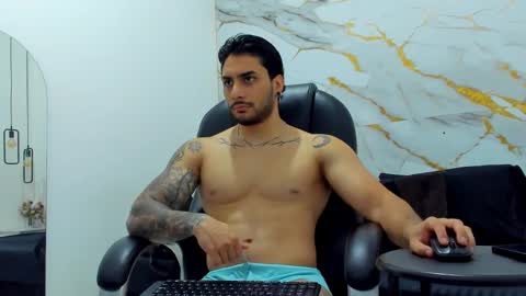 Snapshot of miike_stone1 chatting on 10.08.25 Daniel online show from 10.08.25