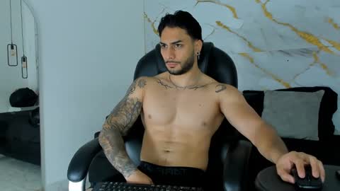 Snapshot of miike_stone1 chatting on 10.17.25 Daniel online show from 10.17.25