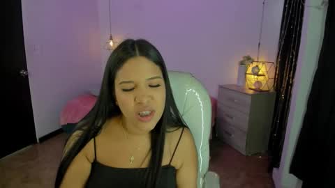 miiss_greyy online show from 10.08.25