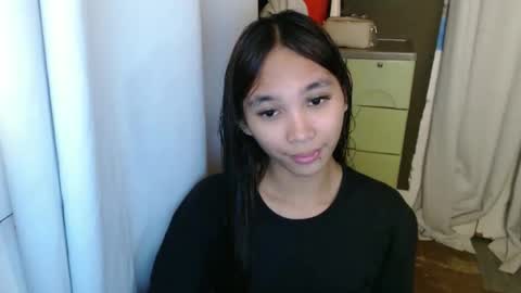 Snapshot of mika_cora chatting on 04.18.26 MIKA online show from 04.18.26