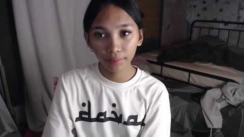 Snapshot of mika_cora chatting on 05.10.26 MIKA online show from 05.10.26