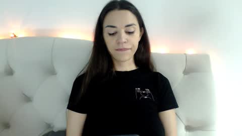 Mika online show from 12.14.25