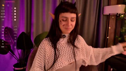 Snapshot of mika_moon_ chatting on 12.15.24 mika_moon_ online show from 12.15.24