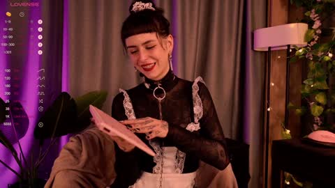 Snapshot of mika_moon_ chatting on 12.16.24 mika_moon_ online show from 12.16.24