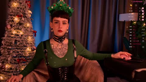 Snapshot of mika_moon_ chatting on 12.25.24 mika_moon_ online show from 12.25.24