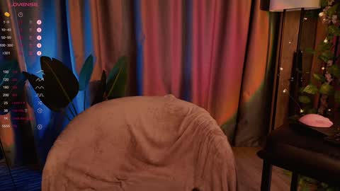 Snapshot of mika_moon_ chatting on 01.30.25 mika_moon_ online show from 01.30.25