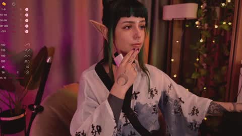 Snapshot of mika_moon_ chatting on 02.08.25 mika_moon_ online show from 02.08.25