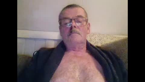 Snapshot of mikael42 chatting on 02.15.26 mikael42 online show from 02.15.26