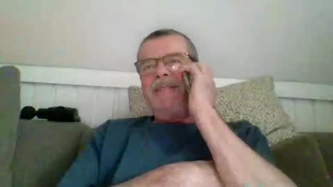 Snapshot of mikael42 chatting on 04.10.26 mikael42 online show from 04.10.26
