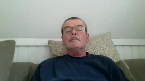 Snapshot of mikael42 chatting on 04.12.26 mikael42 online show from 04.12.26