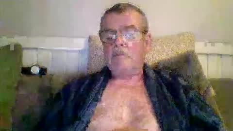 Snapshot of mikael42 chatting on 04.25.26 mikael42 online show from 04.25.26
