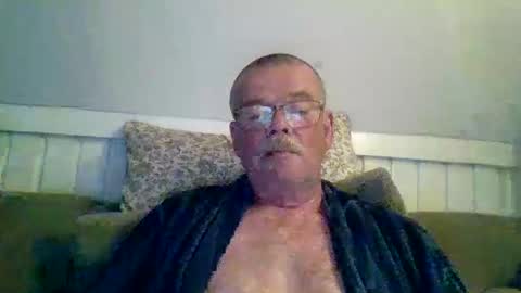 Snapshot of mikael42 chatting on 05.10.26 mikael42 online show from 05.10.26