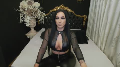 Mikaela online show from 02.07.25