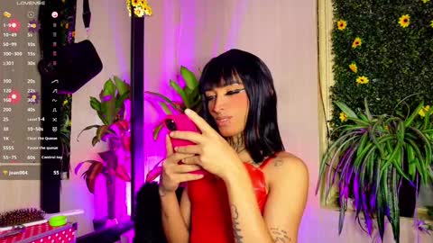 Snapshot of mikaelarangel chatting on 10.08.25 mikaelarangel online show from 10.08.25