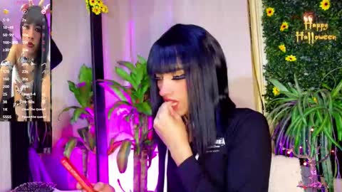 Snapshot of mikaelarangel chatting on 10.12.25 mikaelarangel online show from 10.12.25