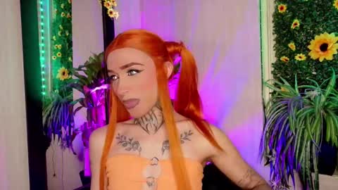 Snapshot of mikaelarangel chatting on 10.30.25 mikaelarangel online show from 10.30.25