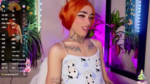 Snapshot of mikaelarangel chatting on 11.08.25 mikaelarangel online show from 11.08.25